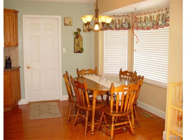 229 Maple Point Dr, Saint Charles, MO 63304 photo 6