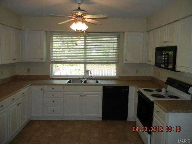 15 Forest Pine Ct, O'fallon, MO 63368 photo 6