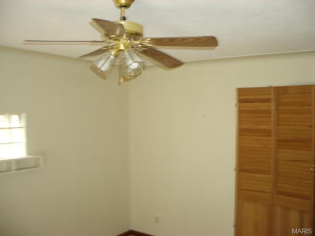 7529 Rowles Ave, Ferguson, MO 63135 photo 10