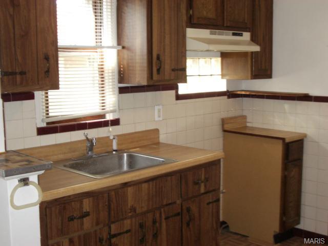 7529 Rowles Ave, Ferguson, MO 63135 photo 2