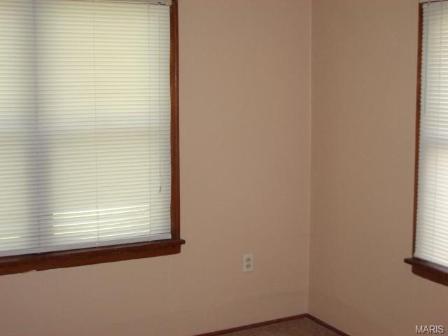 7529 Rowles Ave, Ferguson, MO 63135 photo 9