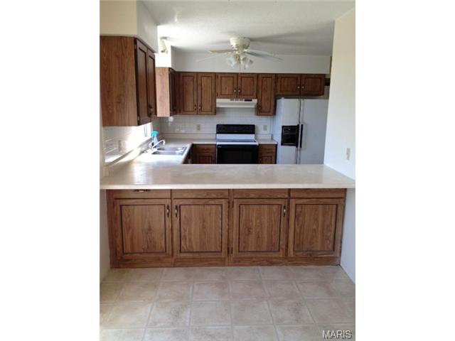 220 Brougham Dr, O'fallon, MO 63368 photo 9