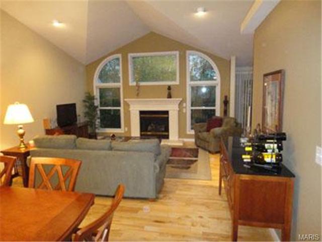 1106 Villa Flora Dr, O'fallon, MO 63366 photo 2