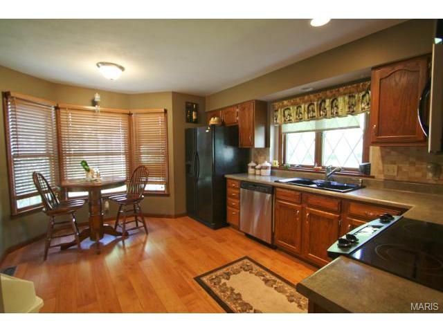 32 Fox Pointe Ct, Saint Charles, MO 63304 photo 5