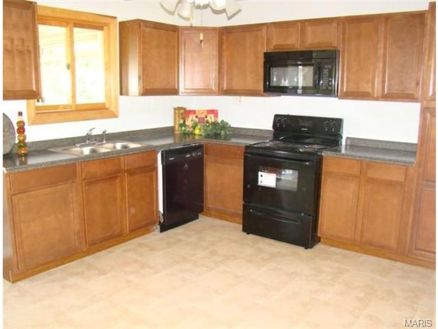 622 Schmelz Dr, Eureka, MO 63025 photo 3