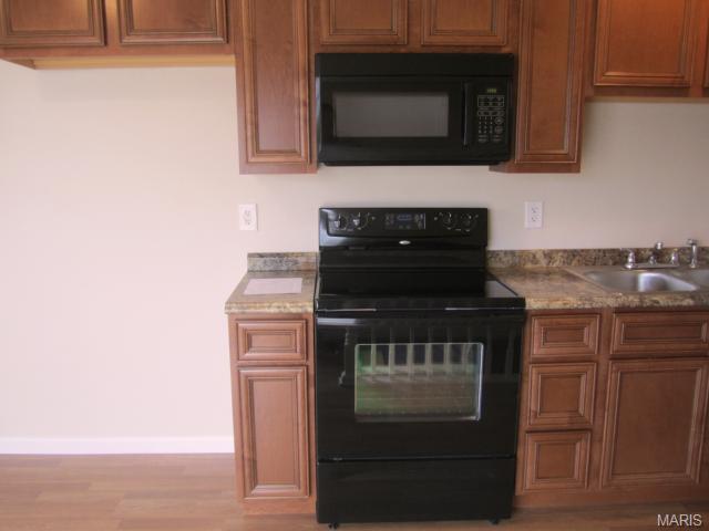 217 Roaring River Dr, O'fallon, MO 63366 photo 3