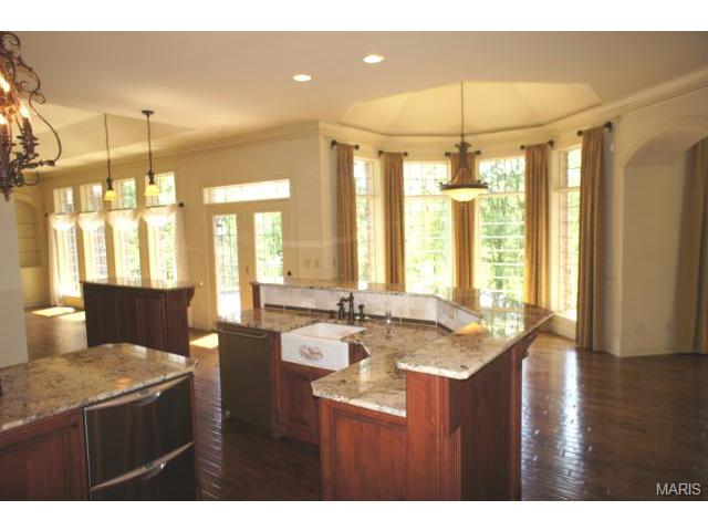 995 Stonecastle, O'fallon, MO 63366 photo 8