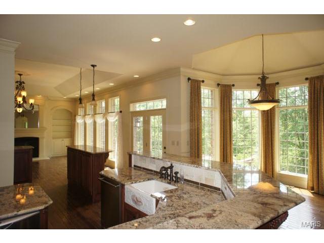 995 Stonecastle, O'fallon, MO 63366 photo 7