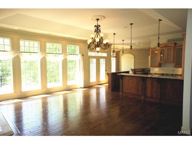 995 Stonecastle, O'fallon, MO 63366 photo 4