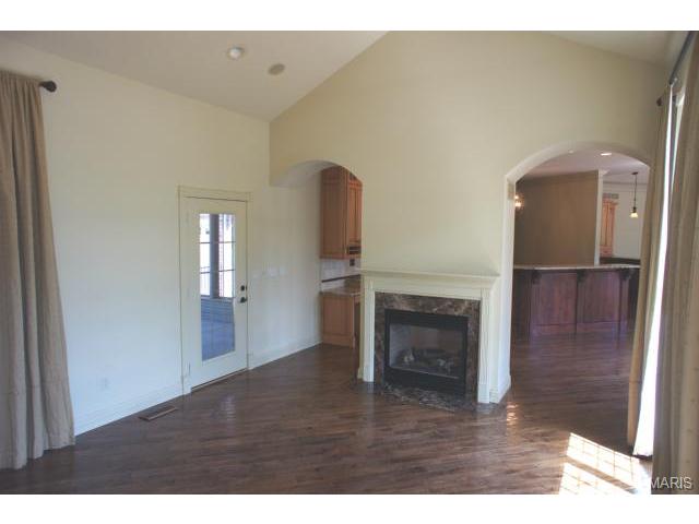 995 Stonecastle, O'fallon, MO 63366 photo 12