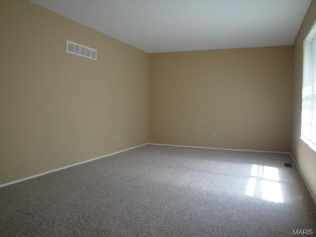 697 Walnut Point Ct, Ballwin, MO 63021 photo 2