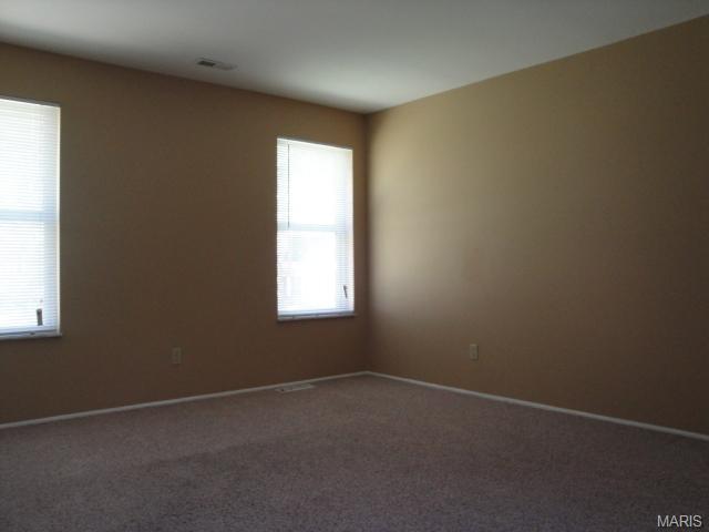 697 Walnut Point Ct, Ballwin, MO 63021 photo 9