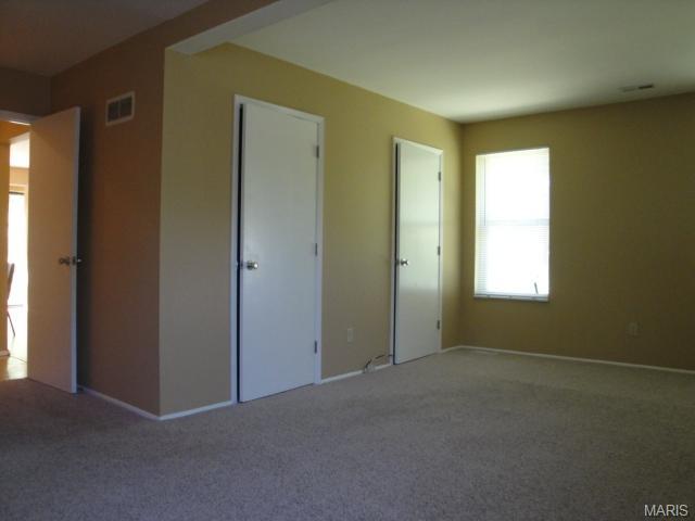 697 Walnut Point Ct, Ballwin, MO 63021 photo 3