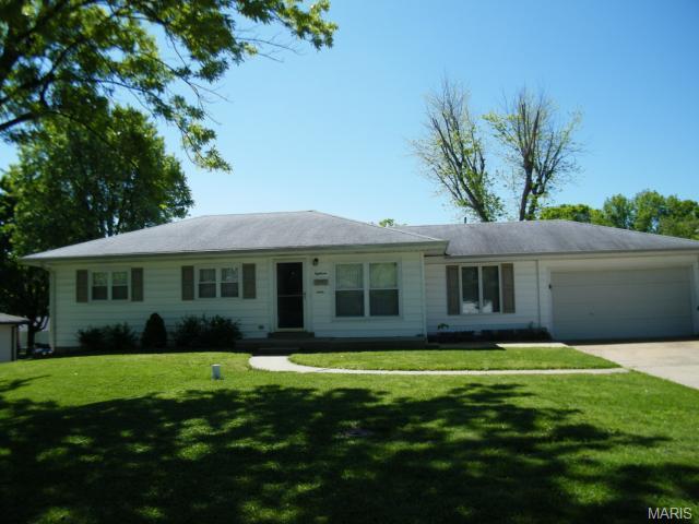 18 Rodrick Dr, O'fallon, MO 63366 photo 1