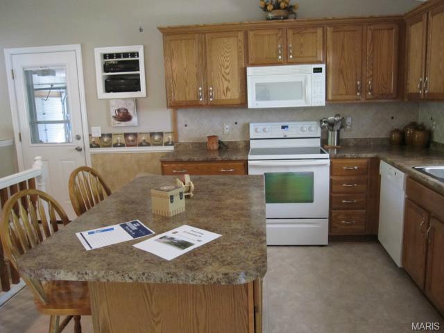 22 Christine Dr, O'fallon, MO 63366 photo 5