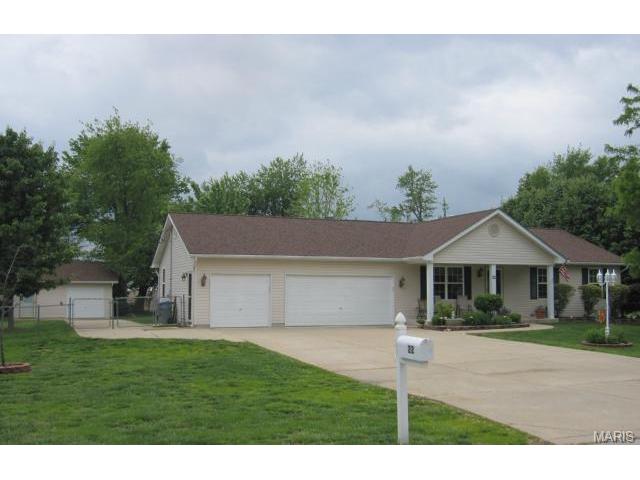 22 Christine Dr, O'fallon, MO 63366 photo 2