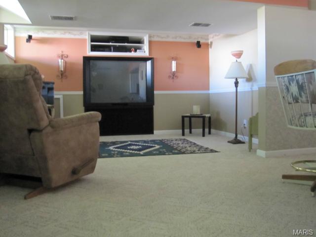22 Christine Dr, O'fallon, MO 63366 photo 15