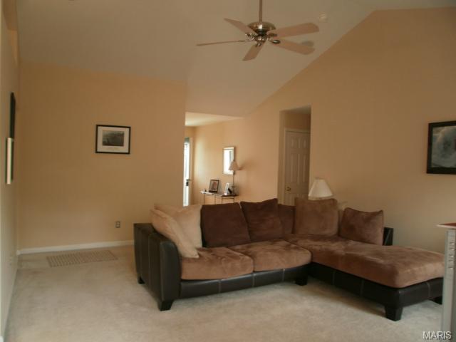 59 Crooked Tree Ct, O'fallon, MO 63368 photo 2