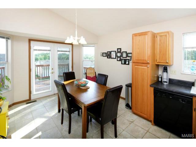 56 Mallard Pointe Dr, O'fallon, MO 63368 photo 5