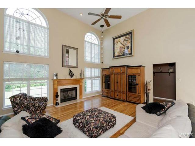 837 Dunbarton Dr, Weldon Spring, MO 63304 photo 2