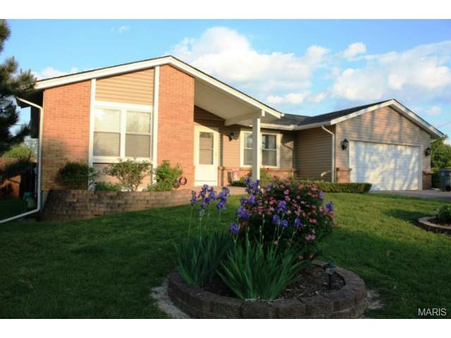 420 Westbrook Dr, O'fallon, MO 63366 photo 1
