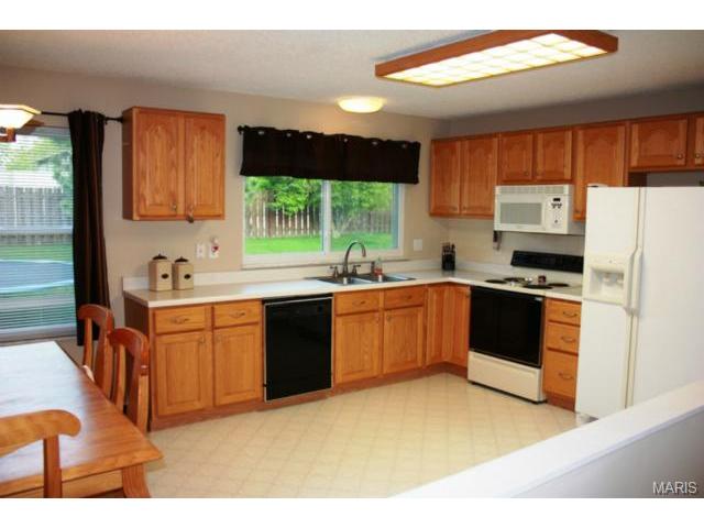 420 Westbrook Dr, O'fallon, MO 63366 photo 31