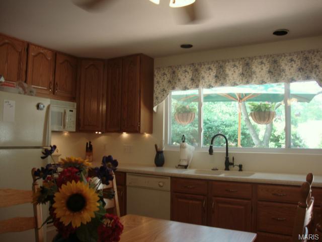 655 Running Creek Dr, Ballwin, MO 63021 photo 9