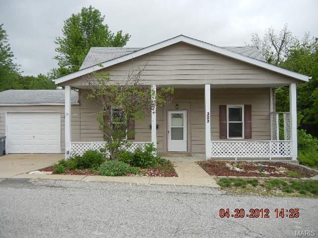 303 W 3rd St, O'fallon, MO 63366 photo 1