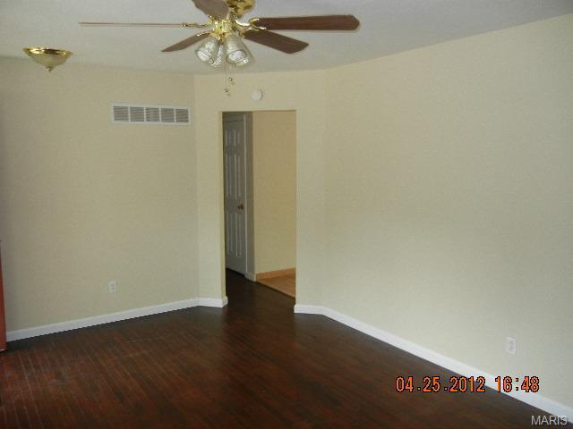 211 Bermuda Dr, O'fallon, MO 63366 photo 2