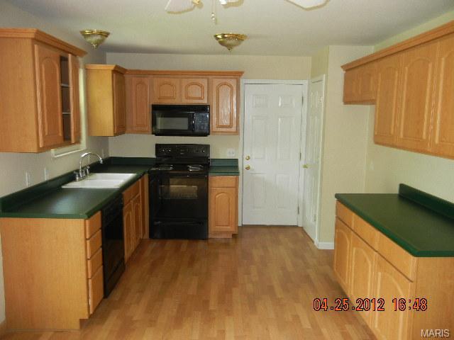 211 Bermuda Dr, O'fallon, MO 63366 photo 3