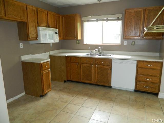 121 Aspencade, Saint Peters, MO 63376 photo 5