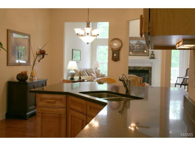 869 Kingsgate Dr, O'fallon, MO 63368 photo 12