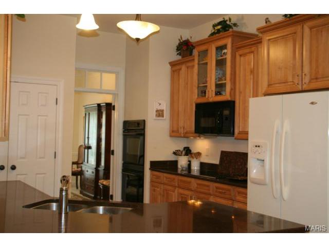 869 Kingsgate Dr, O'fallon, MO 63368 photo 11