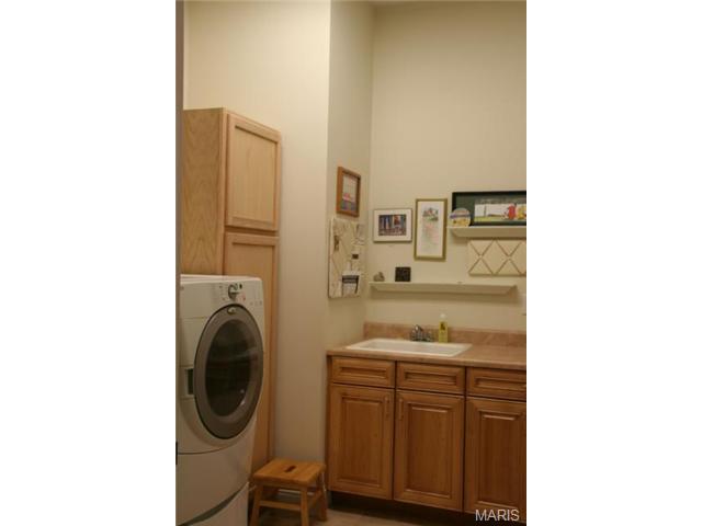 869 Kingsgate Dr, O'fallon, MO 63368 photo 18