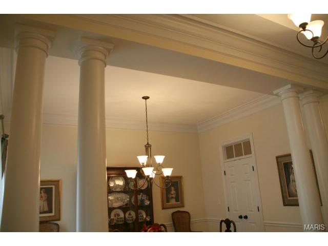 869 Kingsgate Dr, O'fallon, MO 63368 photo 4