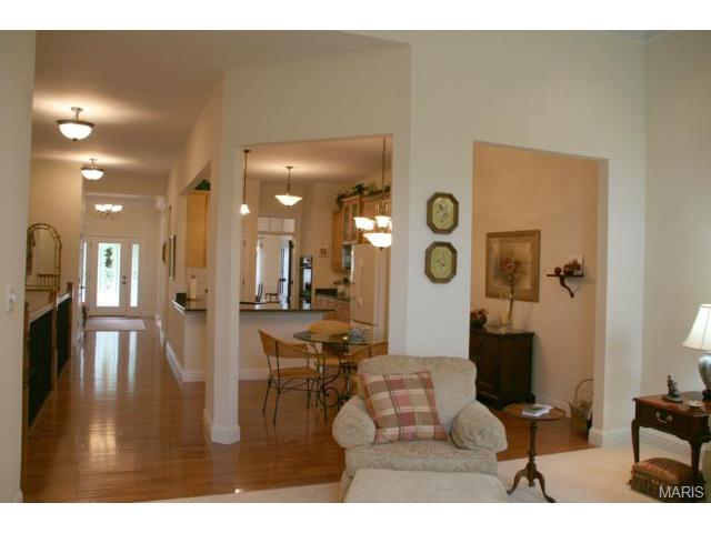 869 Kingsgate Dr, O'fallon, MO 63368 photo 9