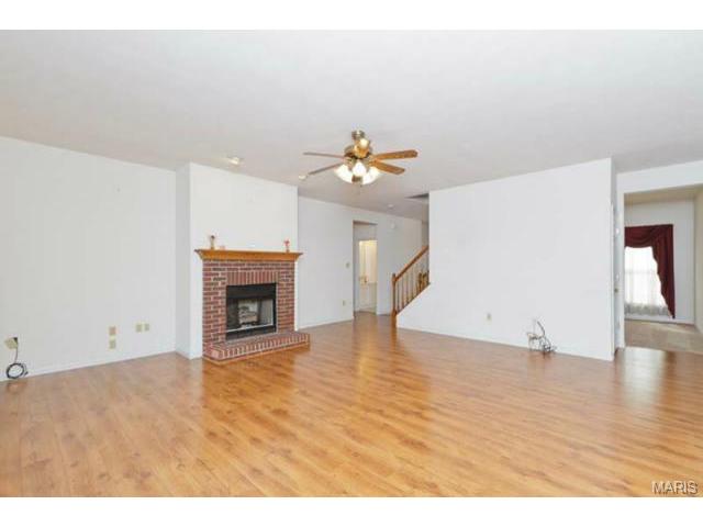 917 Cypress Trl, O'fallon, MO 63368 photo 2