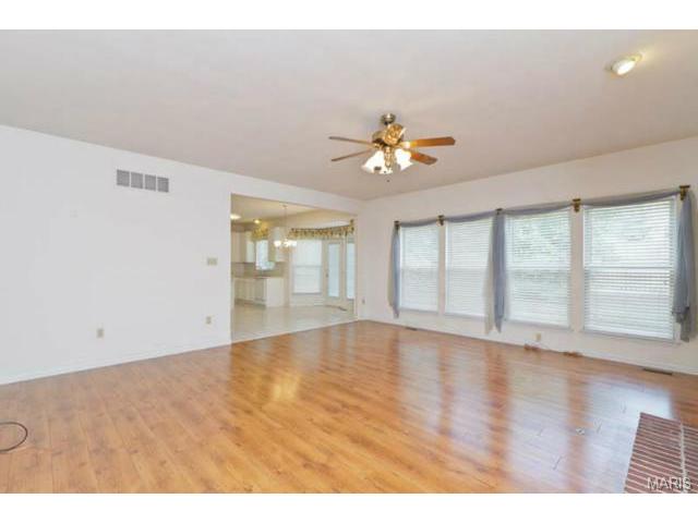 917 Cypress Trl, O'fallon, MO 63368 photo 3