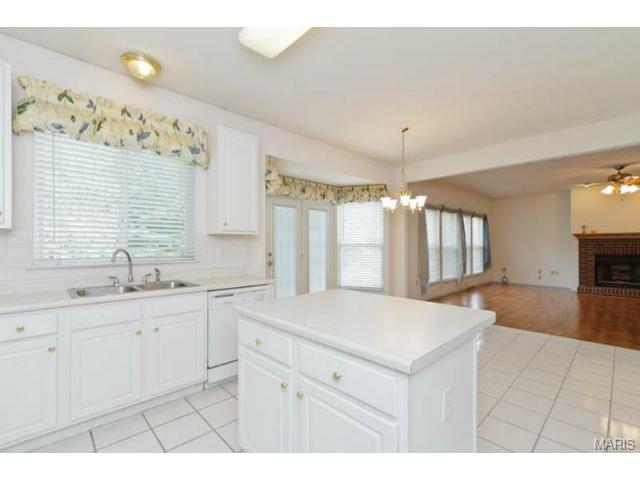 917 Cypress Trl, O'fallon, MO 63368 photo 9