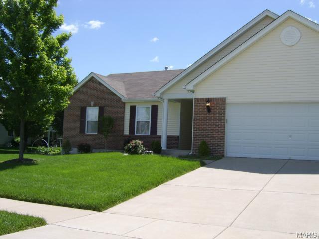 1204 Windward Ridge Dr, O'fallon, MO 63366 photo 2