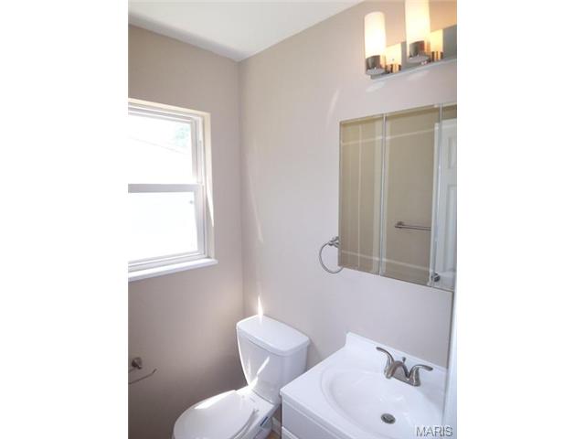 204 Bermuda Dr, O'fallon, MO 63366 photo 11