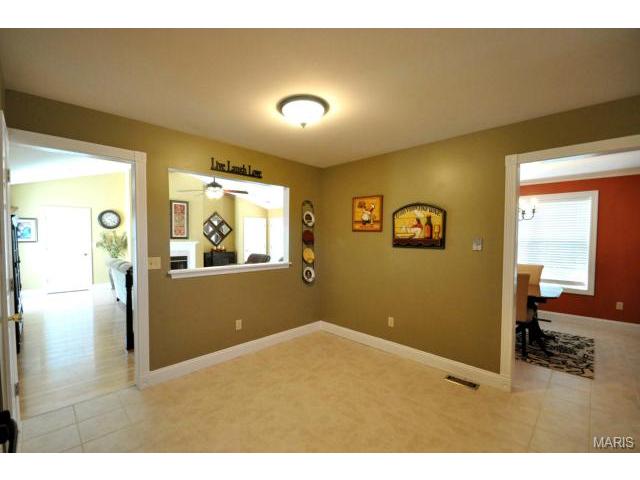 16 Snowbird Ct, O'fallon, MO 63366 photo 7
