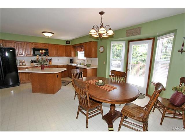 7350 The Cedars Dr, O'fallon, MO 63368 photo 3
