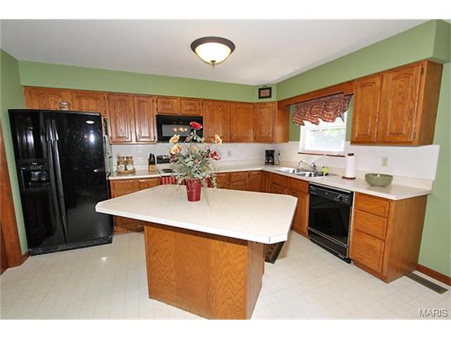 7350 The Cedars Dr, O'fallon, MO 63368 photo 4