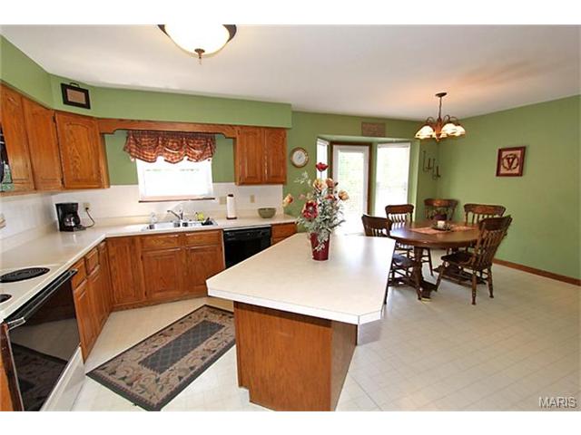 7350 The Cedars Dr, O'fallon, MO 63368 photo 5