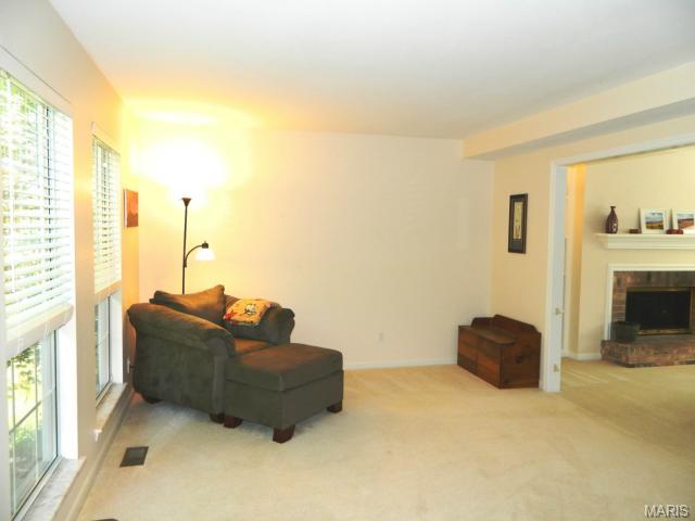 4 Greenview Dr, Defiance, MO 63341 photo 5