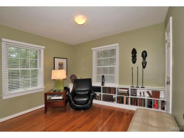 835 Warwick Ln, Glendale, MO 63122 photo 12
