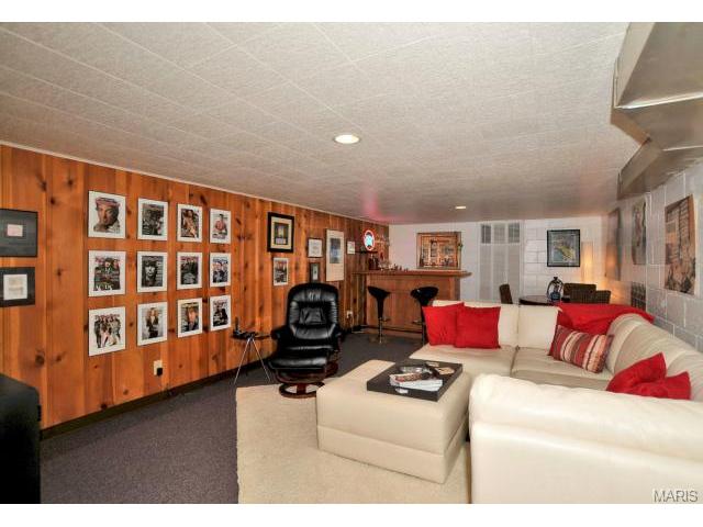 835 Warwick Ln, Glendale, MO 63122 photo 10