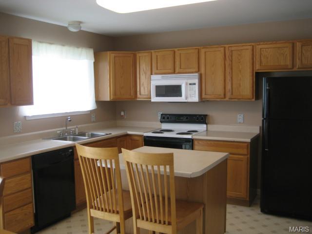 3289 Mango Dr, Saint Charles, MO 63301 photo 3