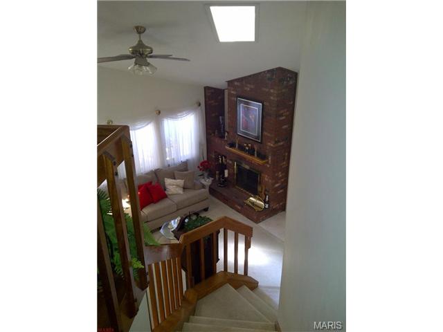 302 Hemingway Ln, Weldon Spring, MO 63304 photo 9